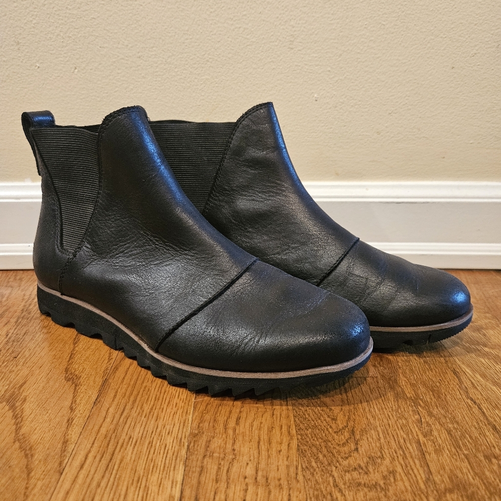 Sorel Size 9 Women's Harlow Chelsea Rain Boot — Waterproof Leather Ankle Booties